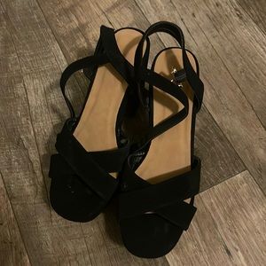 Velvet wedges